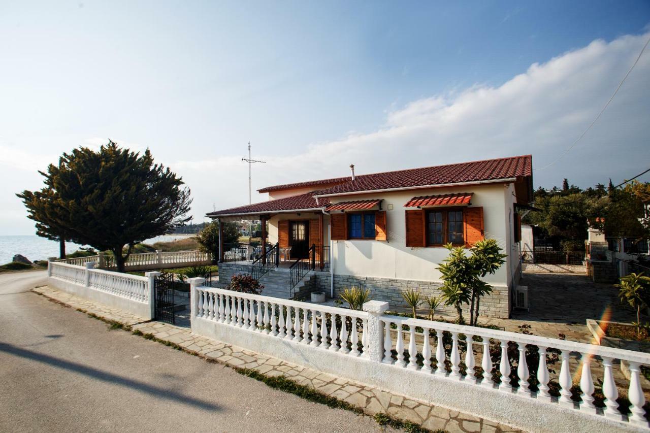 Nea Kallikrateia Halkidiki Seafront Beach Houseヴィラ エクステリア 写真